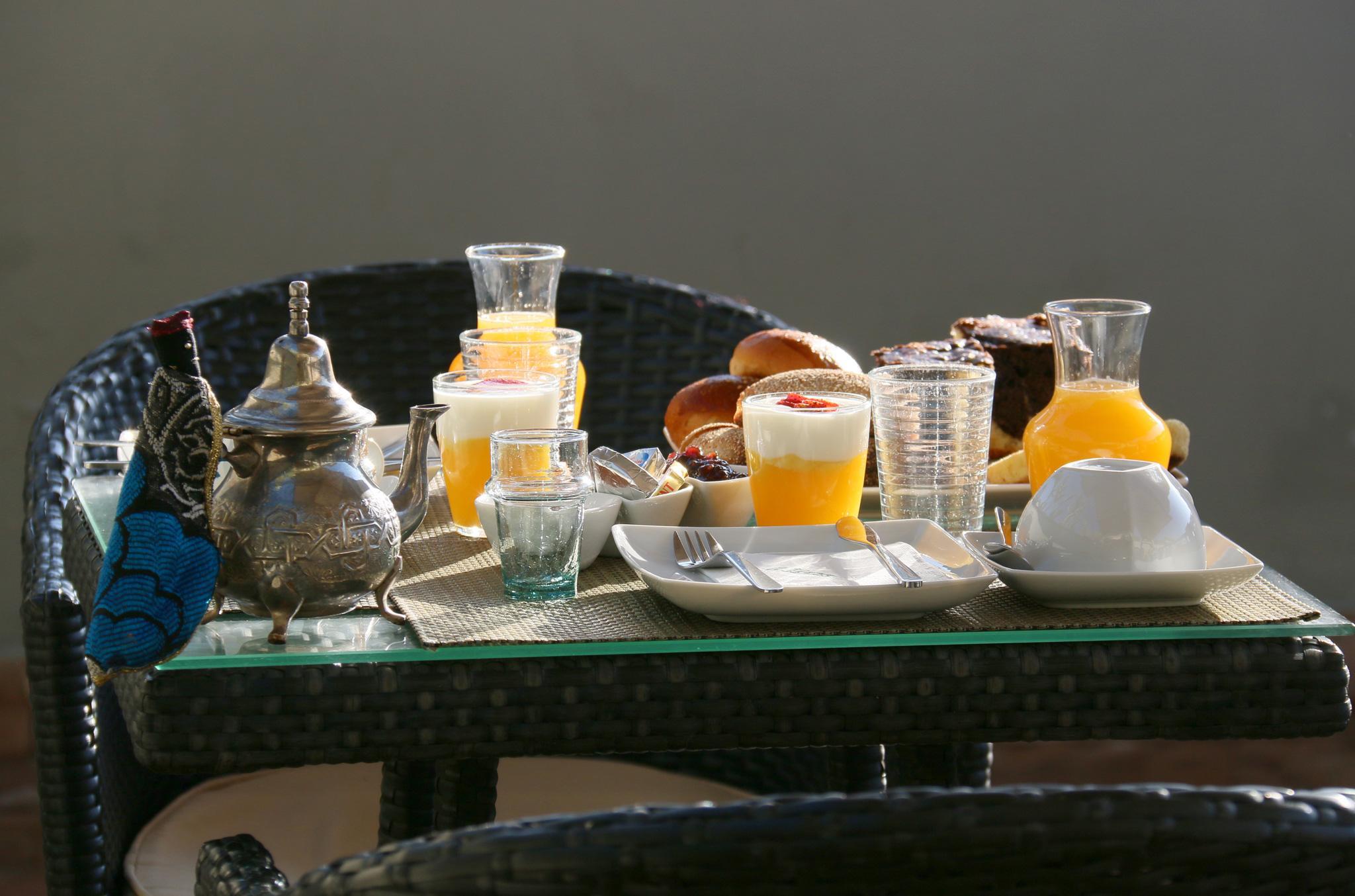 Ambre Epices Medina Riad Marrakesh Exterior photo Moroccan breakfast
