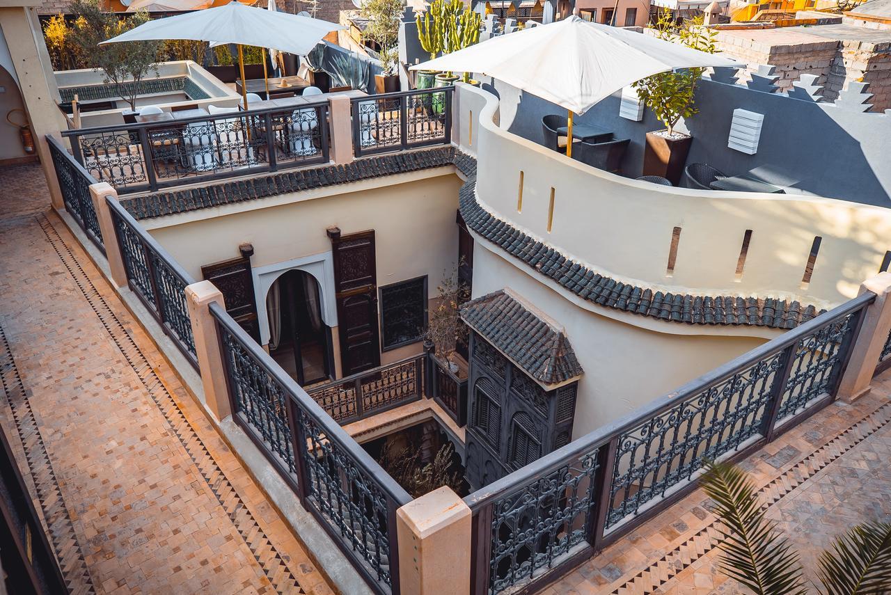 Ambre Epices Medina Riad Marrakesh Exterior photo The courtyard of the Riad