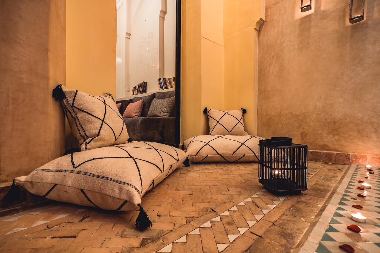 Ambre Epices Medina Riad Marrakesh Exterior photo A Moroccan interior